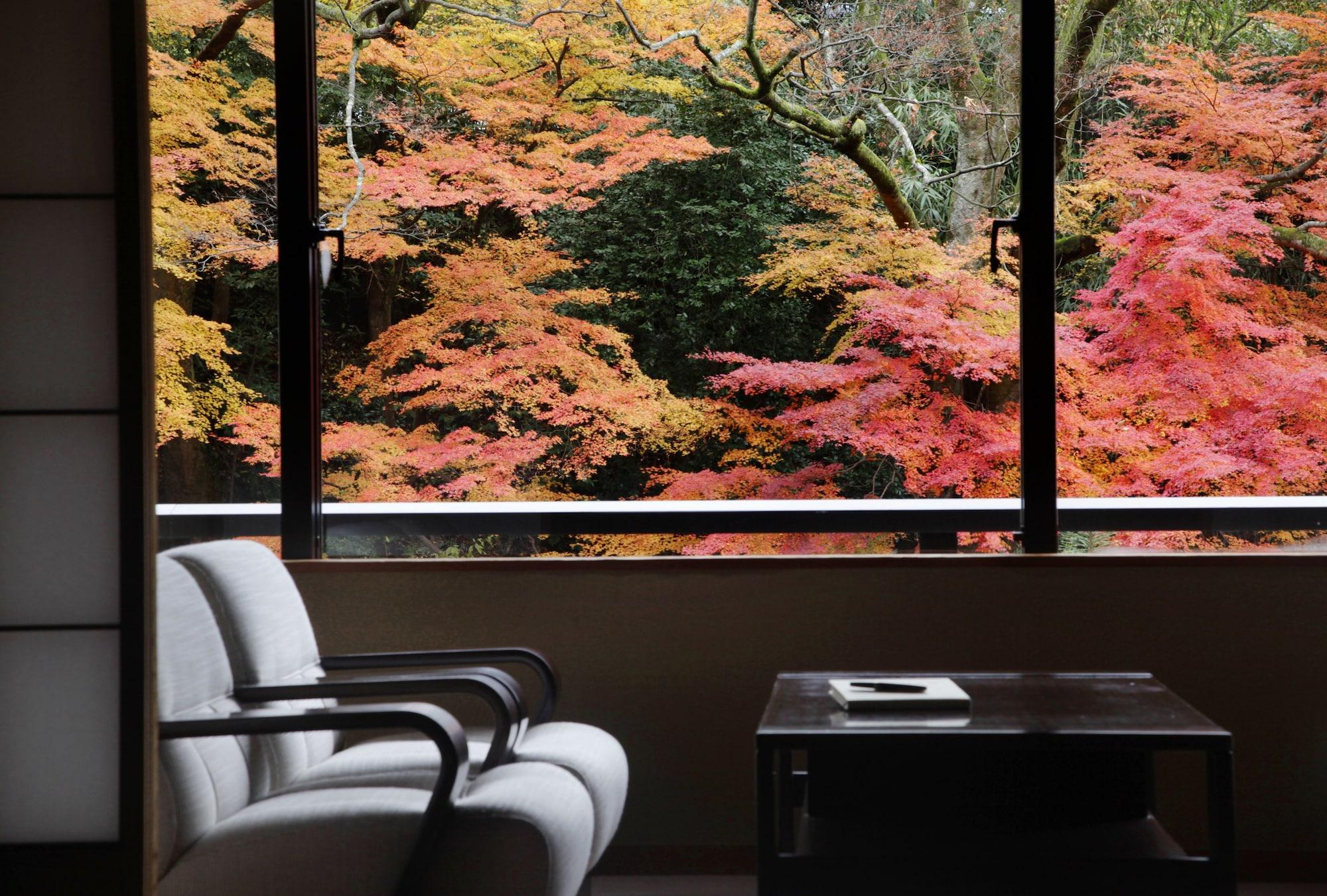 ホテル 山中温泉 花紫 加賀市 エクステリア 写真