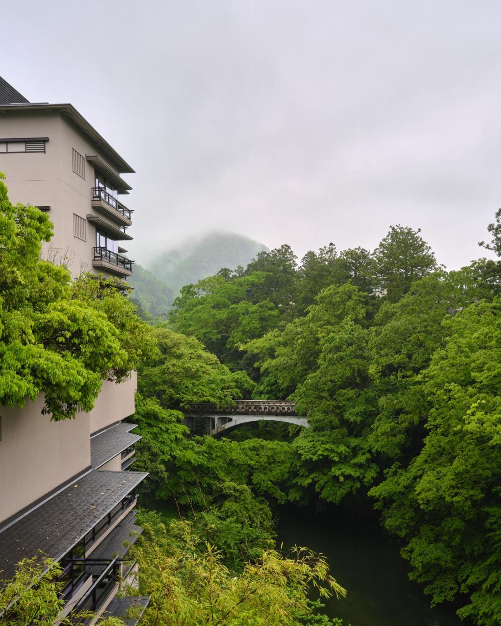 ホテル 山中温泉 花紫 加賀市 エクステリア 写真