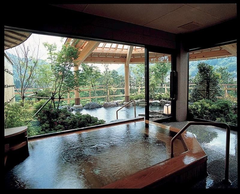ホテル 山中温泉 花紫 加賀市 エクステリア 写真