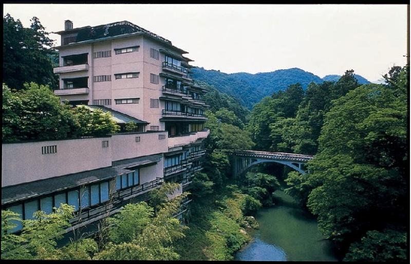 ホテル 山中温泉 花紫 加賀市 エクステリア 写真
